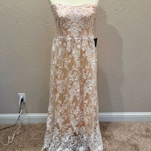 Lulus beige and white maxi dress